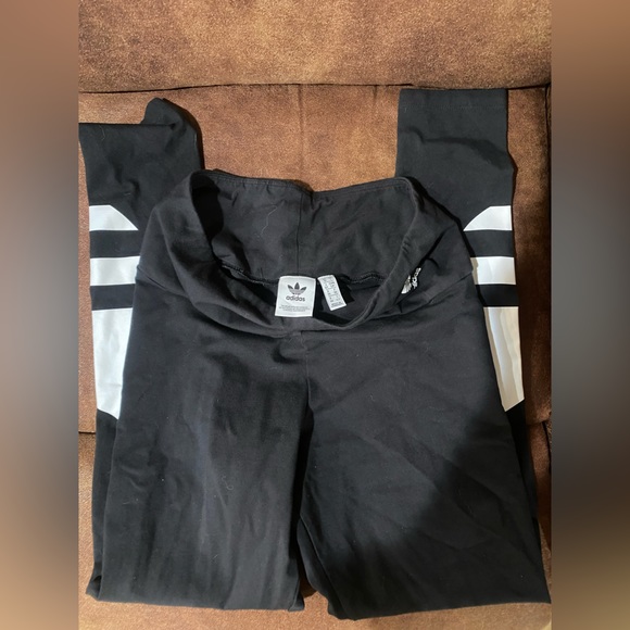 Adidas leggings. - Picture 4 of 5
